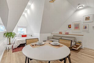 195 Osler St in Toronto, ON - Building Photo