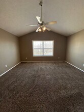 1127 Doral Dr in Bloomington, IL - Building Photo - Building Photo