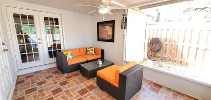 5106 Gainesville Dr in Tampa, FL - Building Photo - Building Photo