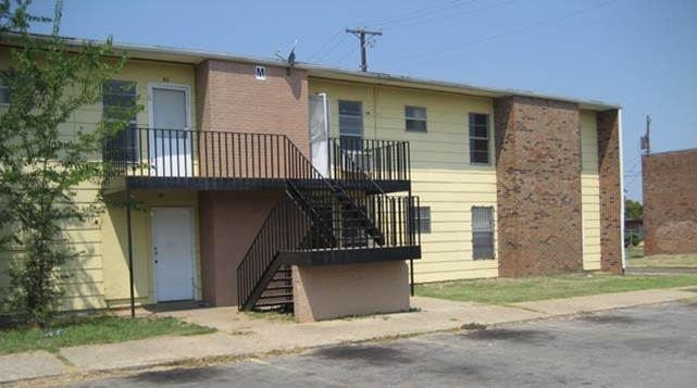 Oak Manor in Columbus, MS - Foto de edificio