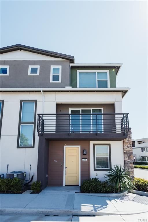 205 Carmona in Lake Forest, CA - Building Photo - Building Photo