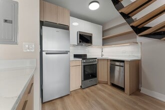 The Duplex Tower in Chicago, IL - Building Photo - Building Photo