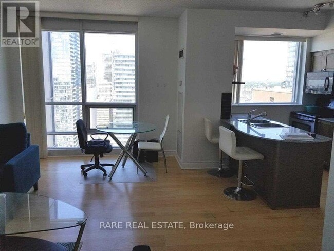 763 Bay St. in Toronto, ON - Building Photo - Building Photo
