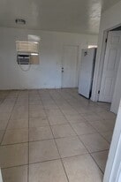 145 SW 5th Ct, Unit #1 in Dania Beach, FL - Building Photo