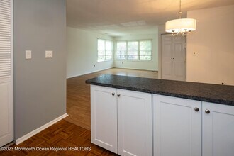 90 Quince Ct in Middletown, NJ - Building Photo - Building Photo