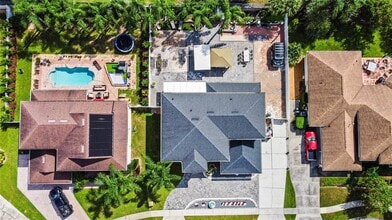 352 Radisson Pl in Oviedo, FL - Foto de edificio - Building Photo