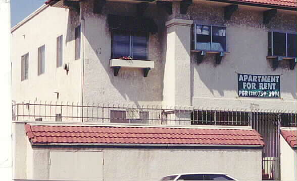 1615 E Broadway in Long Beach, CA - Building Photo - Building Photo