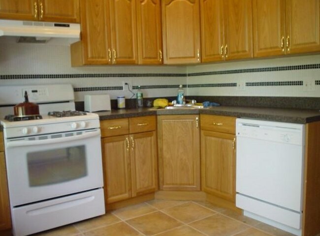 7 Price Rd, Unit 2 in Boston, MA - Building Photo - Building Photo