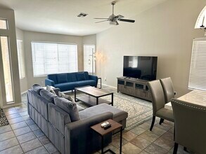 16031 S 13th Pl in Phoenix, AZ - Building Photo - Building Photo