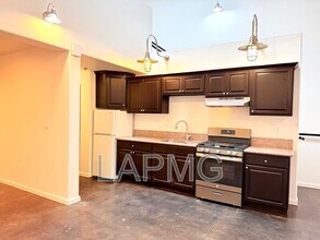 1734 N Main St in Los Angeles, CA - Building Photo - Building Photo