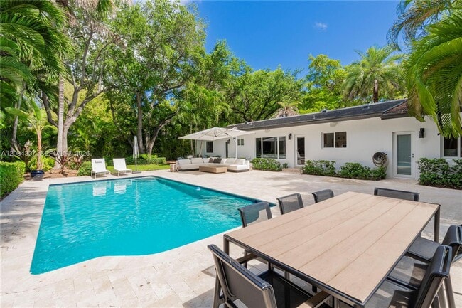 1029 Mariposa Ave in Coral Gables, FL - Building Photo - Building Photo