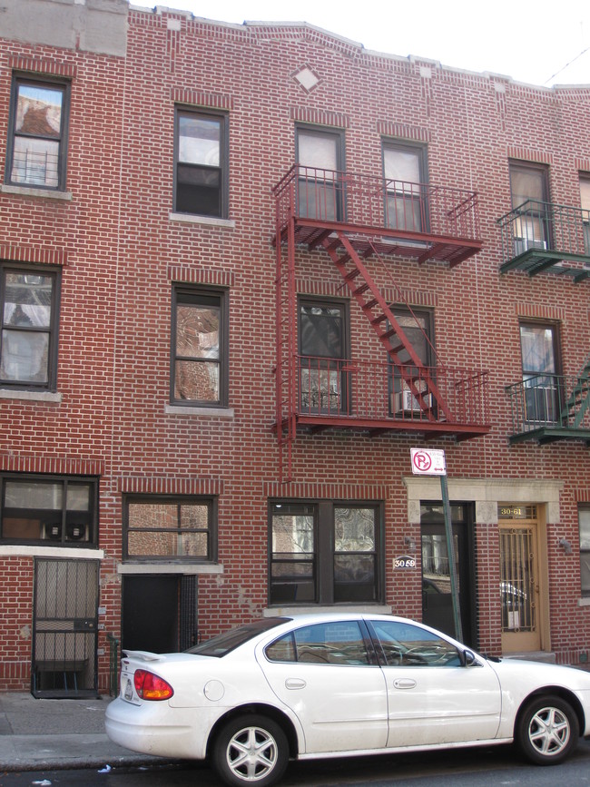 30-59 34th St in Long Island City, NY - Building Photo - Building Photo