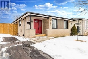60 Reigate Ave in Brampton, ON - Building Photo