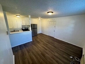 1903 N Youngs Blvd in Oklahoma City, OK - Building Photo - Building Photo