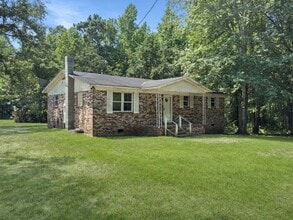 1137 Carter Rd in Summerton, SC - Building Photo - Building Photo