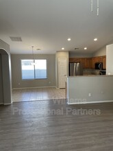 8137 W Globe Ave in Phoenix, AZ - Building Photo - Building Photo