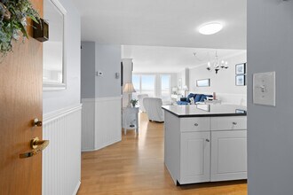 1 Seacliff Ave, Unit 4B in Old Orchard Beach, ME - Building Photo - Building Photo