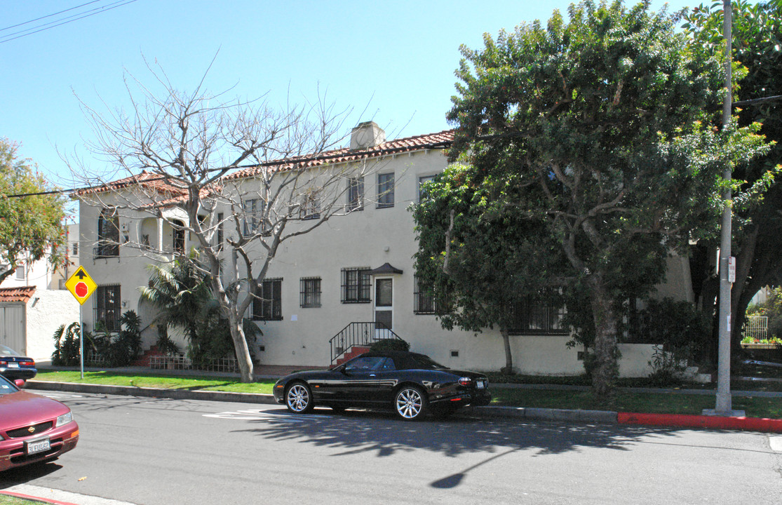 1100 S Bedford St in Los Angeles, CA - Building Photo