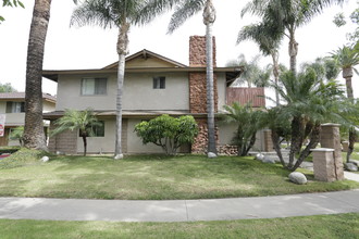 17022-17032 Kenyon Dr in Tustin, CA - Building Photo - Building Photo