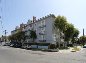 Tarzana Court Apartments