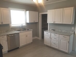 628 6th St in La Salle, IL - Building Photo - Building Photo