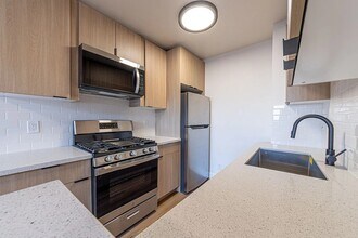 3401 Ocean Park Blvd in Santa Monica, CA - Building Photo - Building Photo