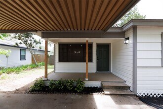 1848 Kipling St in Liberty, TX - Building Photo - Building Photo