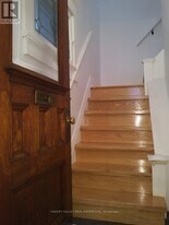 885 Davenport Rd in Toronto, ON - Building Photo