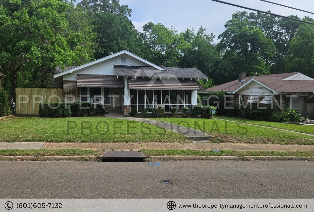 2308 St Charles St in Jackson, MS - Building Photo