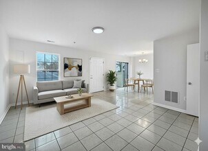 102 Crossbill Way in Frederick, MD - Building Photo - Building Photo