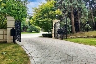 52 Post Rd in Toronto, ON - Building Photo