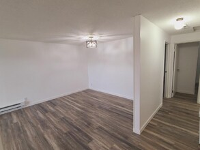 6008 W Magnolia Ave-Unit -B in Everett, WA - Building Photo - Building Photo