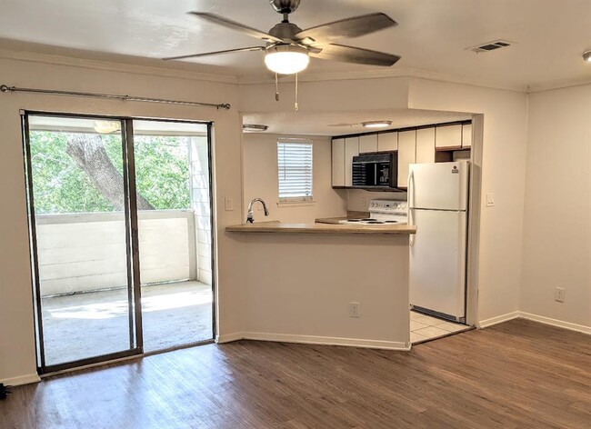 2500 Burleson Rd in Austin, TX - Building Photo - Building Photo