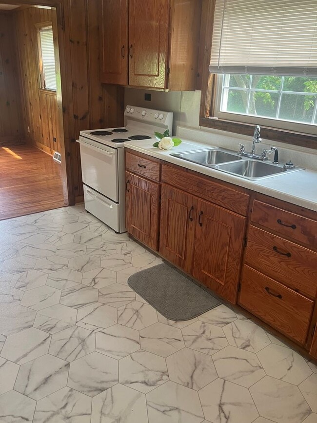 411 N Bunker Hill Rd in Colfax, NC - Building Photo - Building Photo