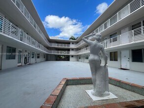 1698 Jefferson Ave in Miami Beach, FL - Foto de edificio - Building Photo