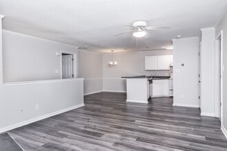 105 Stratford Dr in Williamsburg, VA - Building Photo - Building Photo