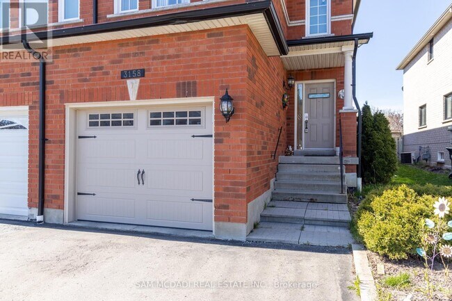 3158 Clayhill Rd in Mississauga, ON - Building Photo - Building Photo