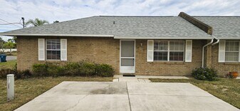 1425 Thousand Roses Dr S in Lake Wales, FL - Building Photo