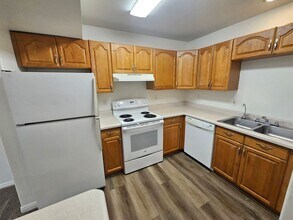 121 W 100 N in Bountiful, UT - Building Photo - Building Photo