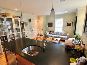 31 Jamaica St, Unit 1 in Boston, MA - Building Photo - Building Photo