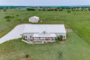 15350 US-380 in Krum, TX - Building Photo