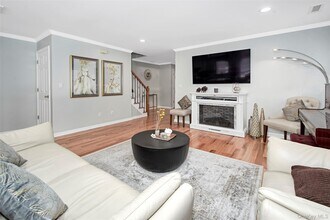 130 Wappanocca Ave in Rye, NY - Building Photo - Building Photo