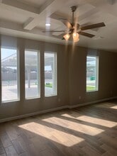 5202 N Crown Pt, Unit 3 in Pharr, TX - Building Photo - Building Photo