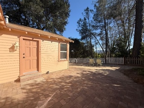 5381 Mariquita Ave in Atascadero, CA - Foto de edificio - Building Photo