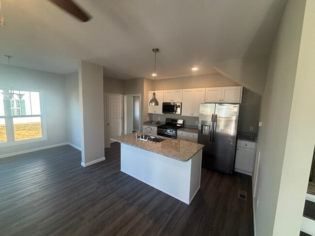 163 Apache Ln in Lafayette, TN - Foto de edificio - Building Photo