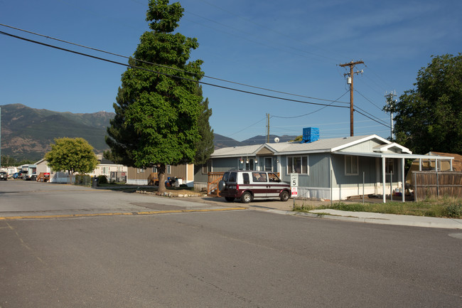 Cedarwood Mobile Home Park in Layton, UT - Building Photo - Building Photo