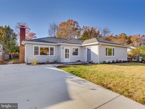 6316 Pioneer Dr in Springfield, VA - Building Photo - Building Photo
