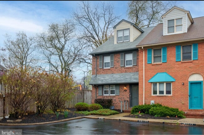 property at 2845 W 6th St