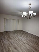 8407 Royal Palm Blvd in Coral Springs, FL - Building Photo - Building Photo