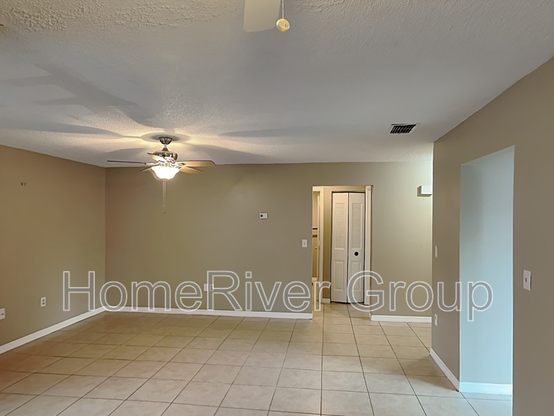 421 Hunter Cir in Kissimmee, FL - Building Photo